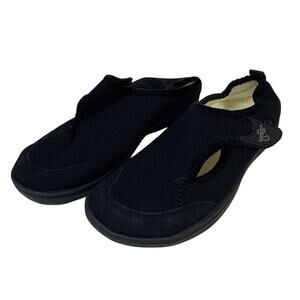 LeIsfIt Womens Size 8 Black Sneakers Hook and Loop Closure Barefoot Shoes